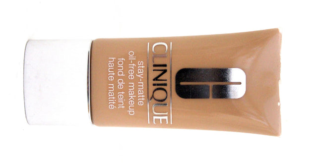 Clinique Stay-Matte Oil-Free Makeup